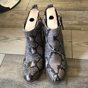 NWT snake skin ankle boots 8.5